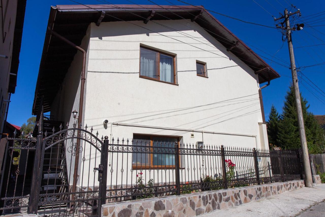 Apartamente Primaverii 2 Busteni Bagian luar foto